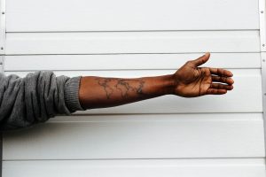 Tatuaggio-braccio-discreto